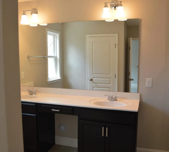 Building Photo - **Modern Townhome in Desirable Cary NC**