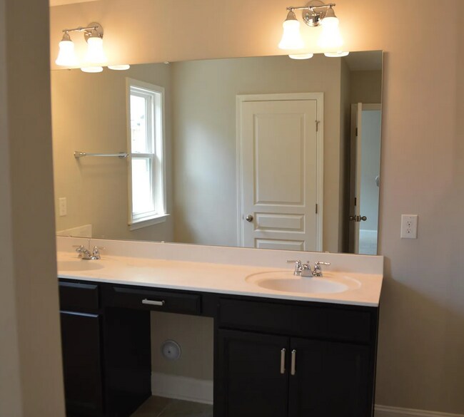 Foto del edificio - **Modern Townhome in Desirable Cary NC**