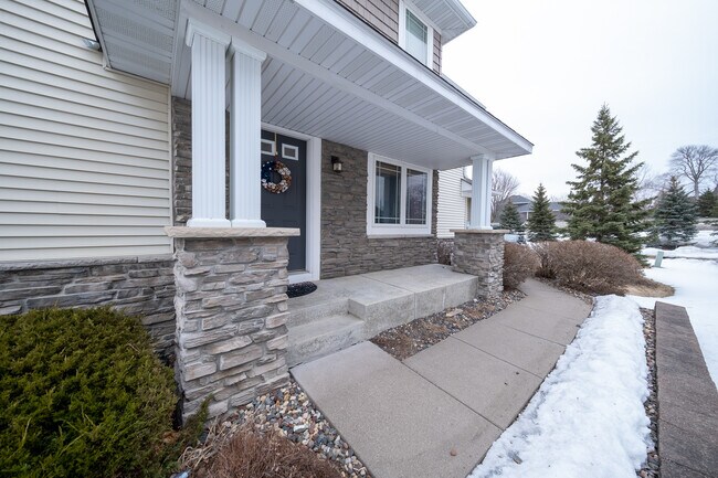 Building Photo - 5157 Yuma Ln N