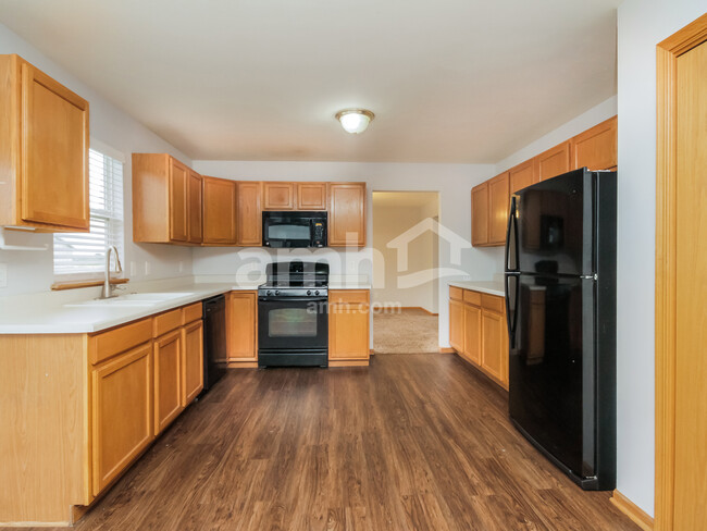 Building Photo - 948 Bradley Ln