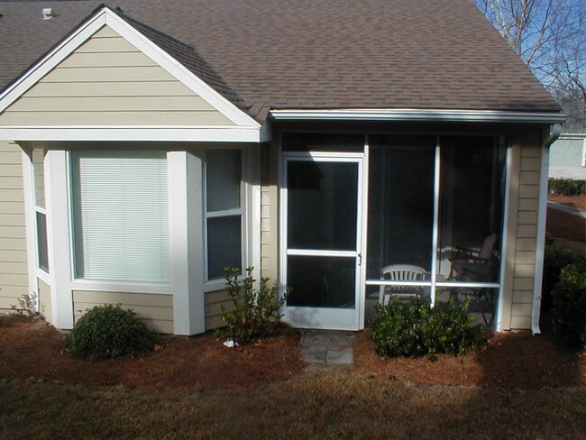 Building Photo - 61 Zubler St