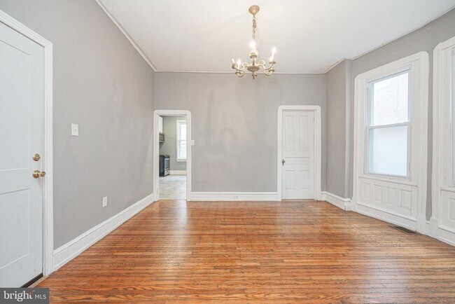 Building Photo - 1119 S 46th St