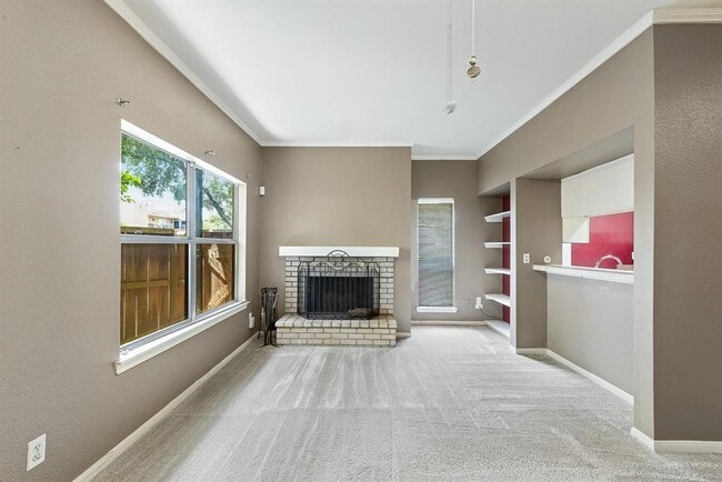 Building Photo - 726 Bering Dr