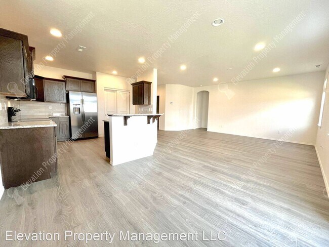 Building Photo - 3 br, 2 bath House - 3077 NW Dogwood Ave