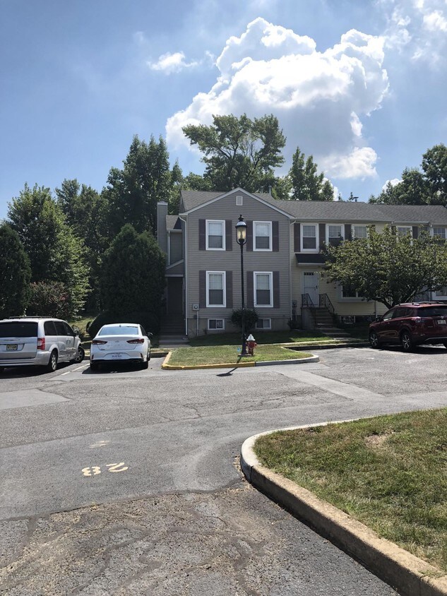 6 Telegraph Ln, Sayreville, NJ 08872 Condo for Rent in Sayreville, NJ