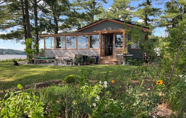 Building Photo - 46 Rogers Pt Dr