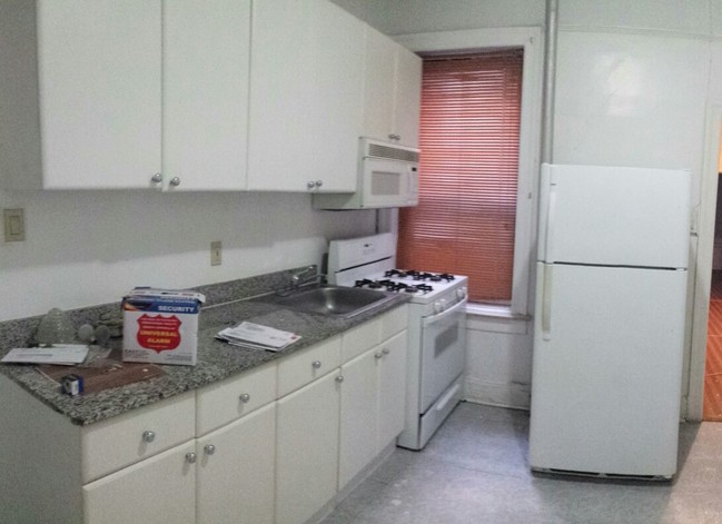 Foto del edificio - 51 Lott Ave