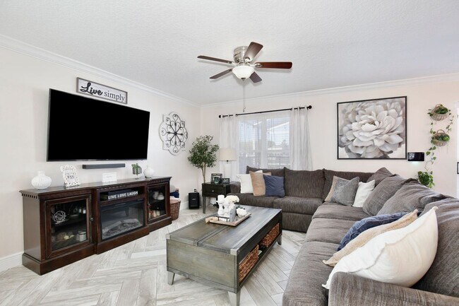 Foto del edificio - 2115 Heathwood Cir