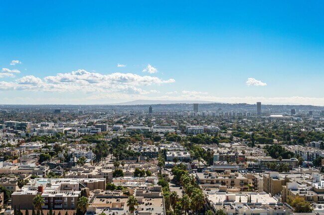 Foto del edificio - 7250 Franklin Ave
