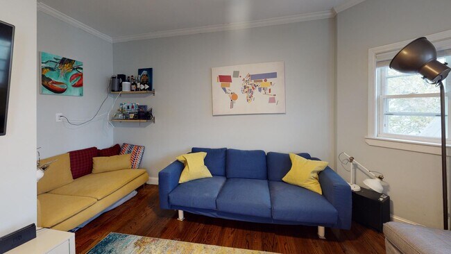 Foto del edificio - 1059 Saratoga St
