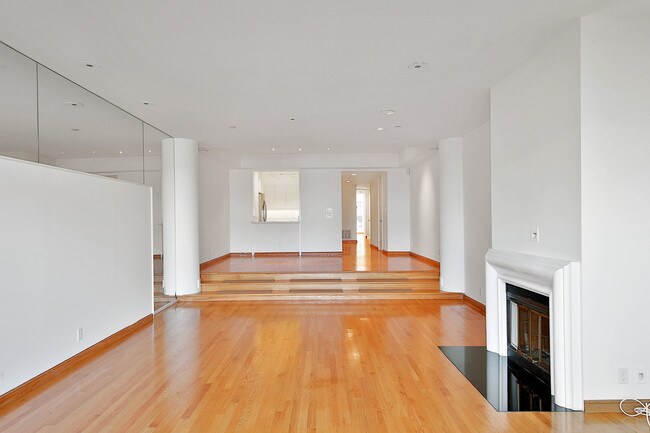 Foto del edificio - 2040 Broadway St
