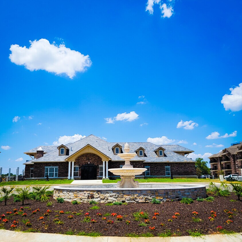 Fountaine Bleau Central Landing Apartments 300 Bruce St Conway, AR