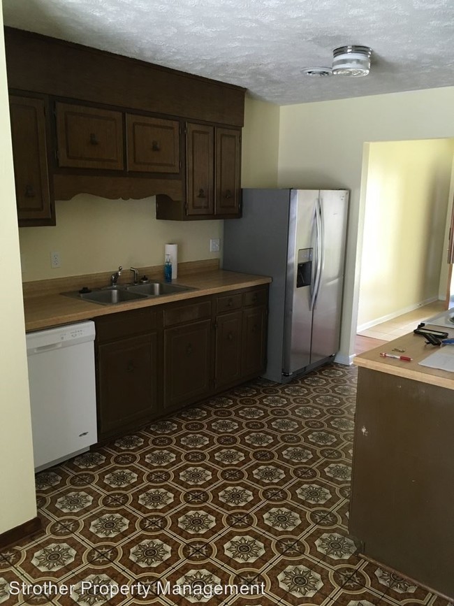 Building Photo - 6200 Maple Leaf Ct
