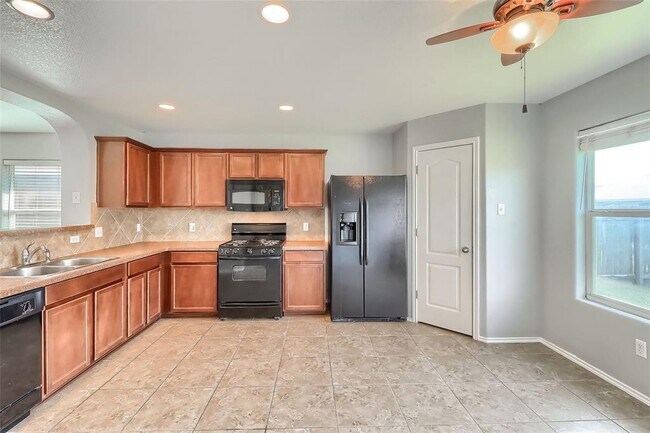 Foto del edificio - 3308 Barksdale Dr