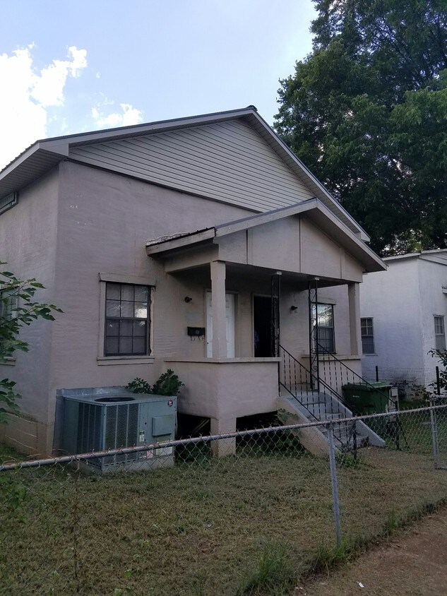 Foto principal - 305-307 Abingdon Ave NW