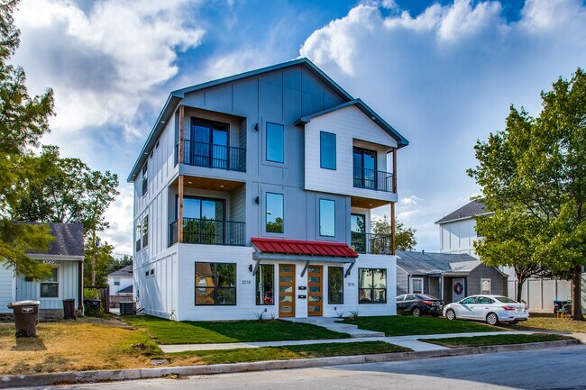 Foto del edificio - 3216 Forest Park Blvd
