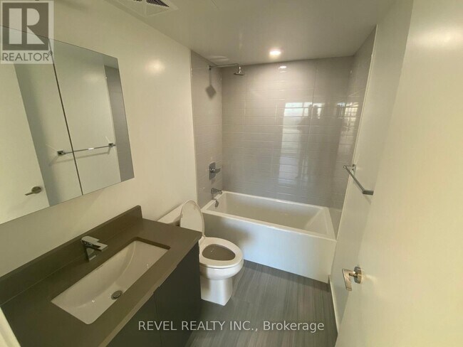 Photo du bâtiment - 2033 Kennedy Rd