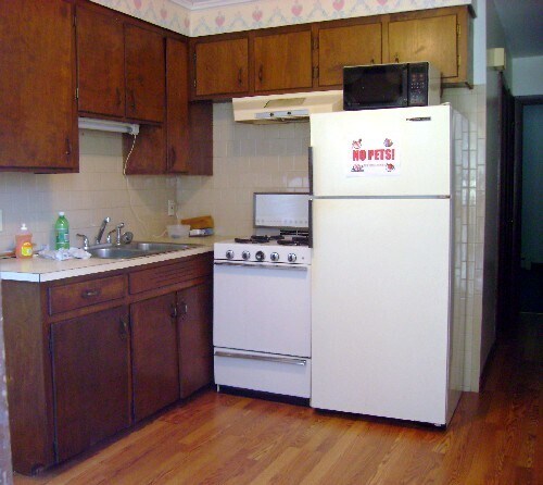 Building Photo - 2009 Pleasant St