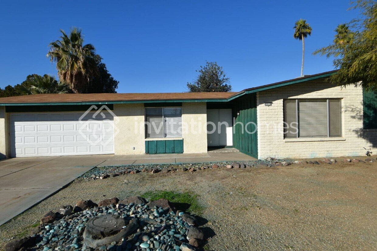 Primary Photo - 9028 N 48th Dr