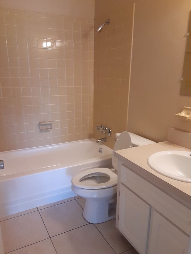 Building Photo - 1830 Maravilla Ave