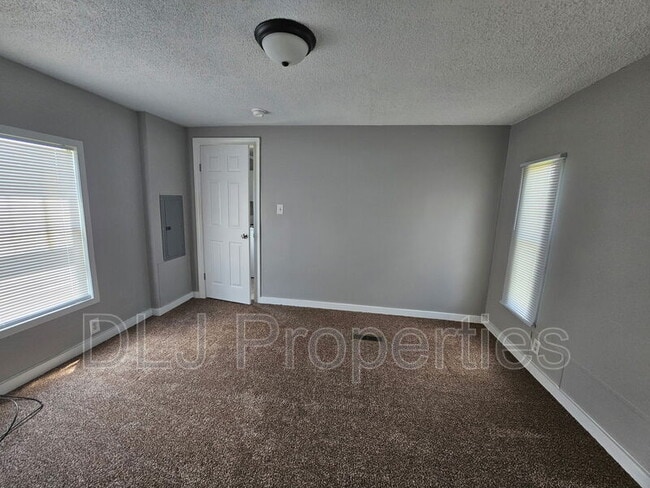 Building Photo - 934 Eslinger Ct