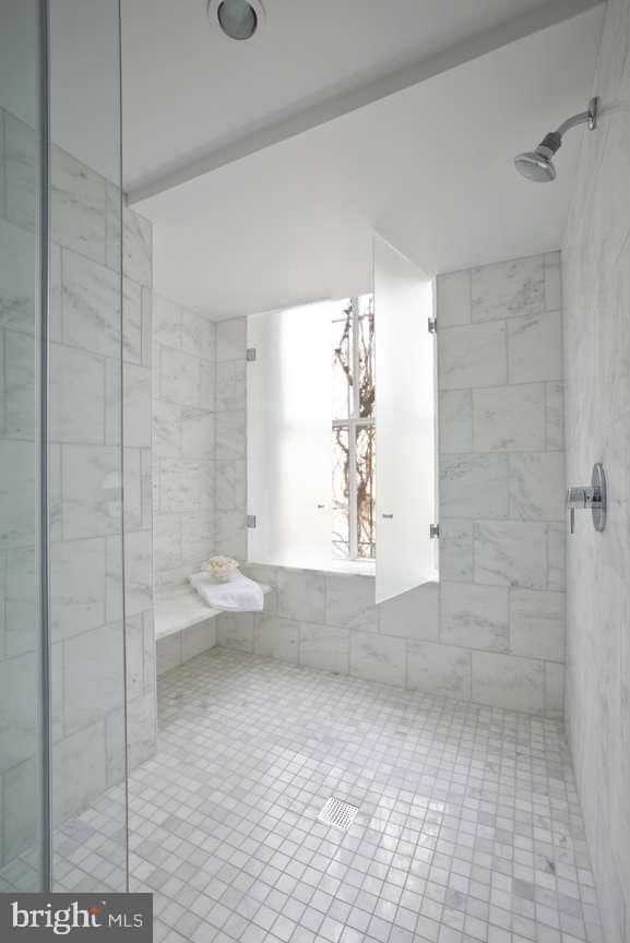 Foto del edificio - 3250 N St NW