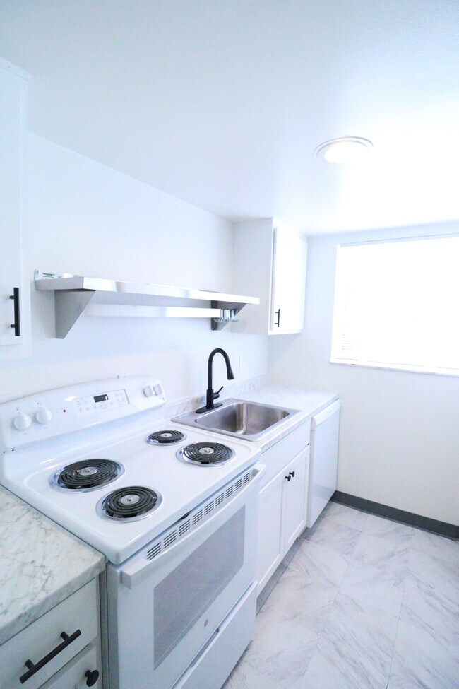 Foto del edificio - 2323 Beechmont Ave