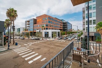 Building Photo - 801 W Hawthorn St