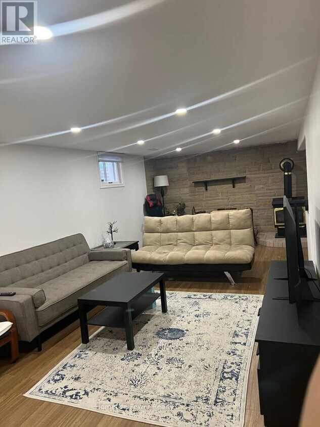 Photo principale - 134 Brant Ave