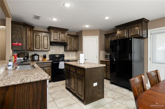 Foto del edificio - 10 Robin Ave