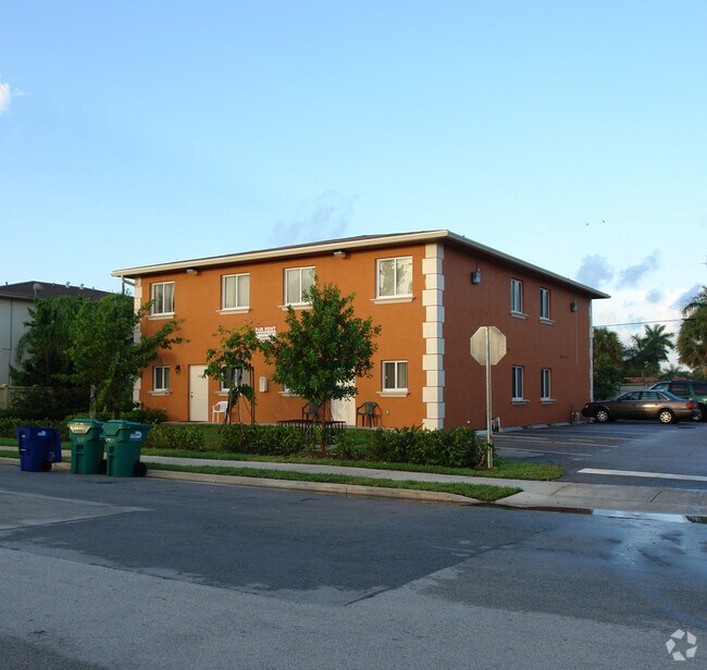 Building Photo - 14000 NE 2nd Ave