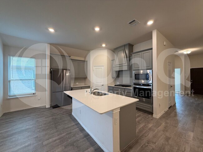 Foto del edificio - 4124 Ellinger Dr