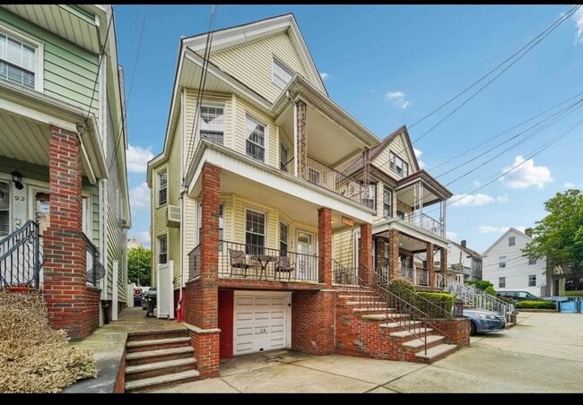 Building Photo - 94 W 9th St