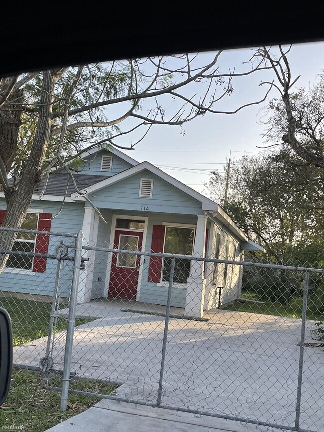 2 br, 2 bath House 114 East Madison Street House Rental in