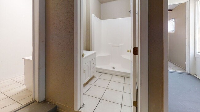 Foto del edificio - 1108 W 14th Ln
