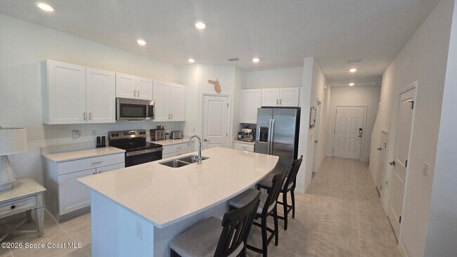 Foto del edificio - 136 Riverfront Wy