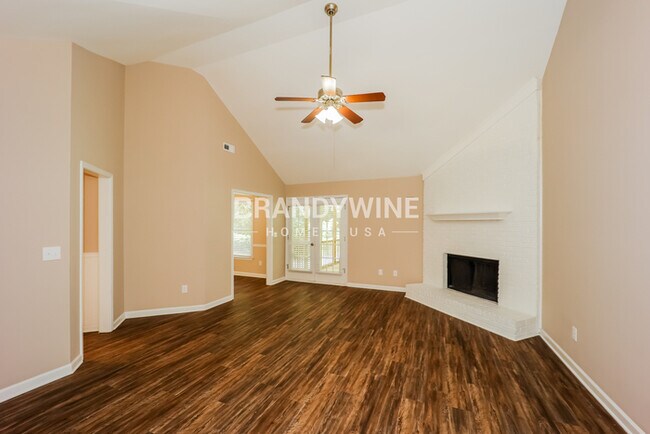 Foto del edificio - 151 Wakefield Dr