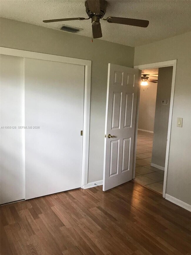 Foto del edificio - 4104 NW 88th Ave