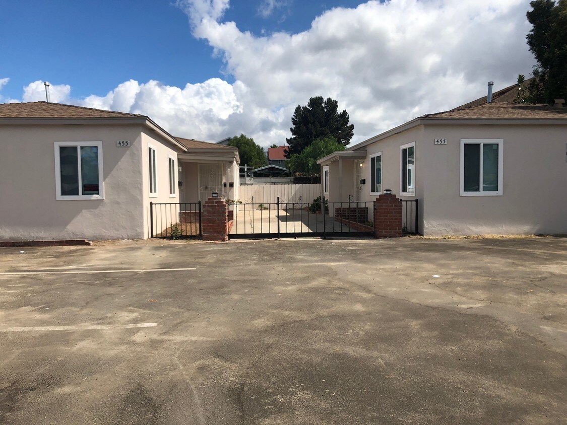 Primary Photo - 455 4th Ave