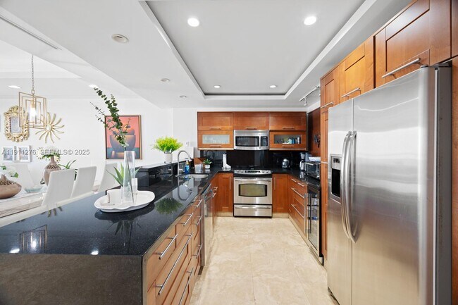 Foto del edificio - 5701 Collins Ave