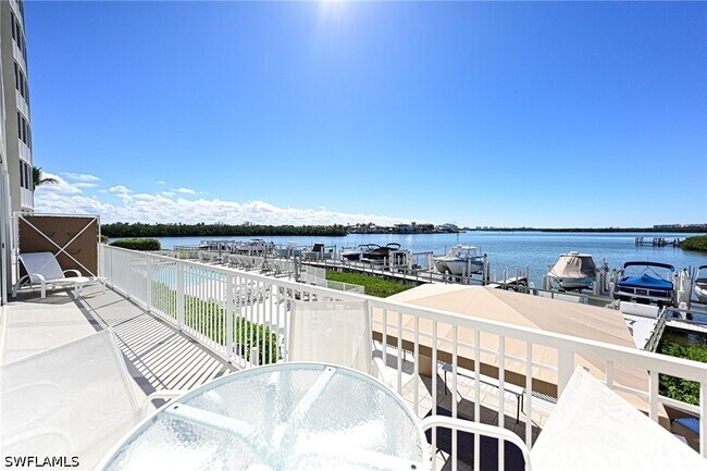 Foto del edificio - 4975 Bonita Beach Rd SW