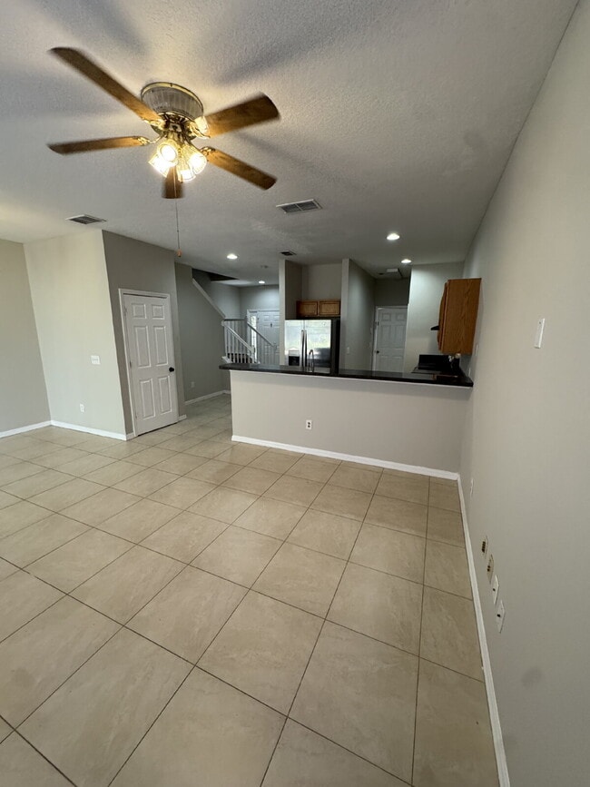 Photo - "Charming 3-Bed Oasis in Tampa's Heart – Spacious 1,443 Sq. Ft. with 2.5 Baths!" Apartment