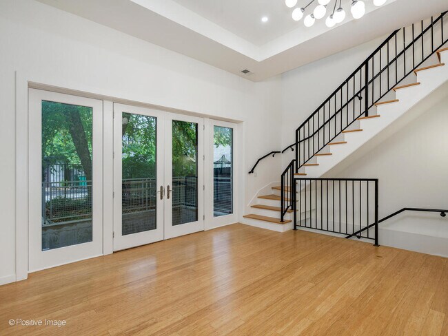 Foto del edificio - 842 N Wolcott Ave