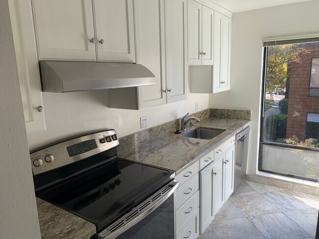 Foto del edificio - 796 Woodside Ln E