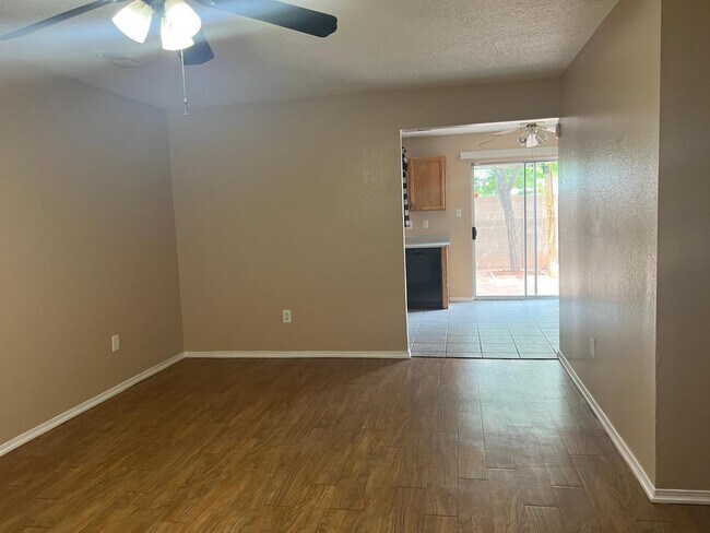Building Photo - 2804 Quail Pointe Dr NW