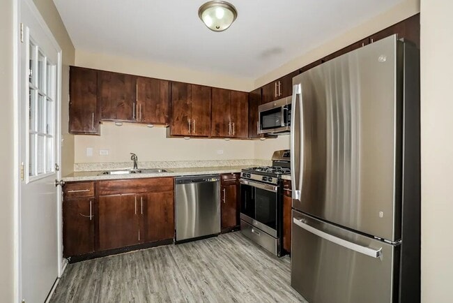 Building Photo - 1385 Alberta Ct