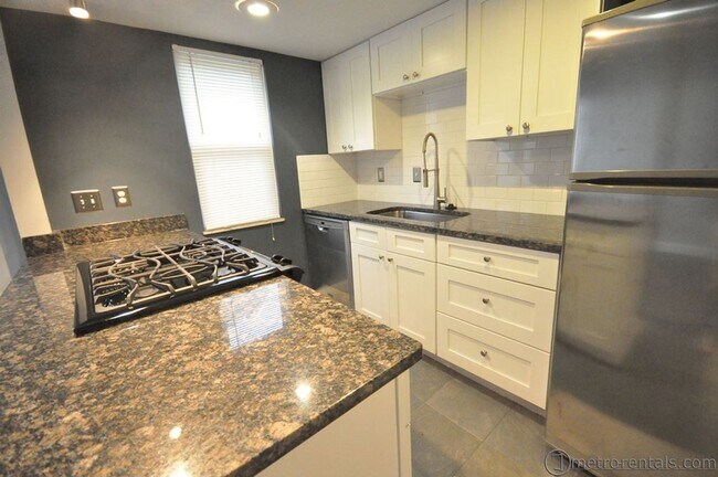 Foto del edificio - 4873-4873 Moreland Dr