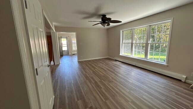 Building Photo - 16 Nickalicia Way