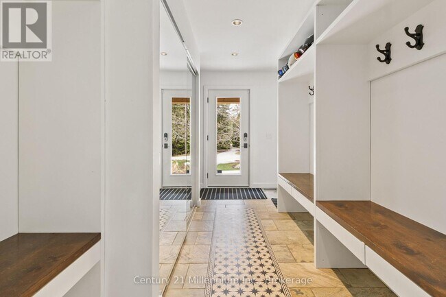 Building Photo - 9811-7137 Beachwood Rd