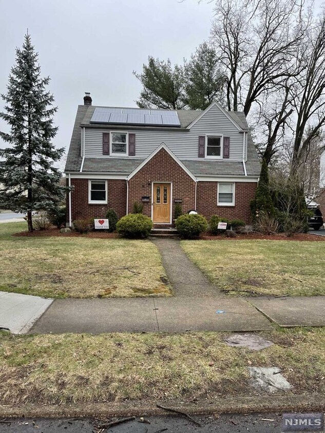 351 Gilbert St, Ridgewood, NJ 07450 Townhome Rentals in Ridgewood NJ